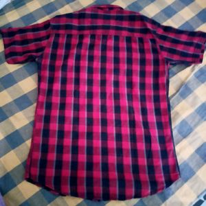 Half sleeve Red checks xl size.. luk new unused