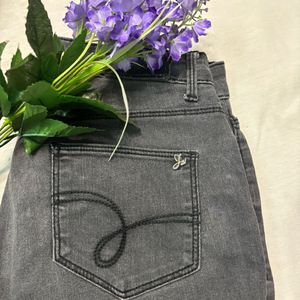 J21 Hottie Ankle Charcoal Jeans 28