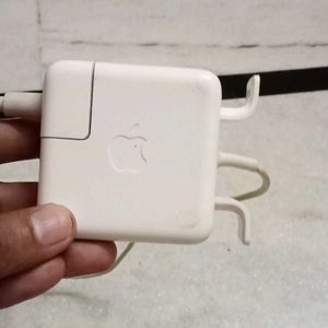 APPLE NEW AND ORIGINAL LAPTOP CHARGER