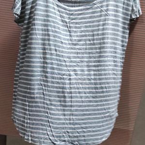 women white and Grey striped T shirt