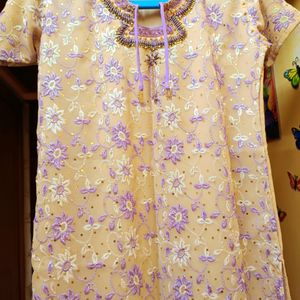 40 Or L Size Embroidery Kurti Set