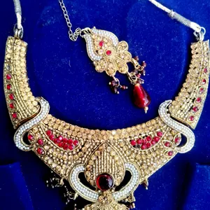 Necklace With Bindi