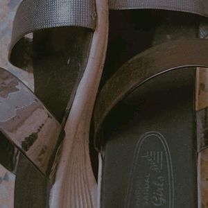 sandal ,size 7