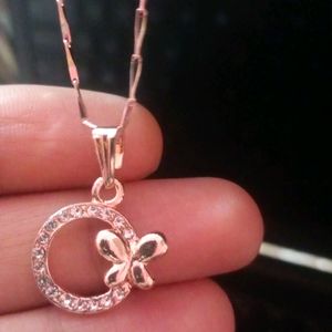 Very Elegant Chain With Butterfly Pendent