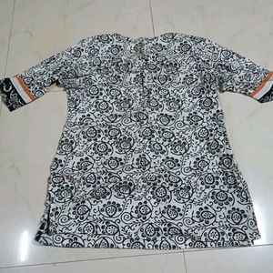 Short Kurti In XL Size.