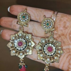 Unique Earrings With Emerald And Ruby Look