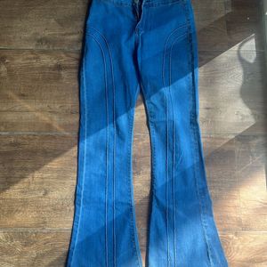 Bootcut Denim 👖 Jeans - Medium