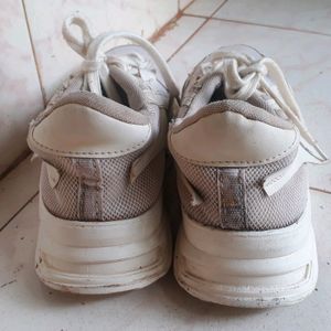 Unisex White Shoe