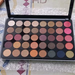 HD 40 Colour Professional Eyeshadow