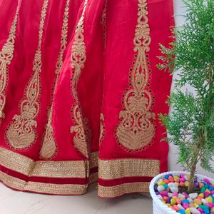 Unstitched Bridal Lehenga+🎁