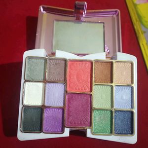 Make-up Kit Eyeshadow / Compact/ Lipsticks