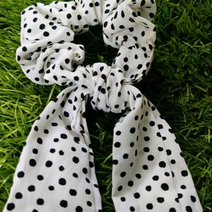 Polka dots Scrunchie