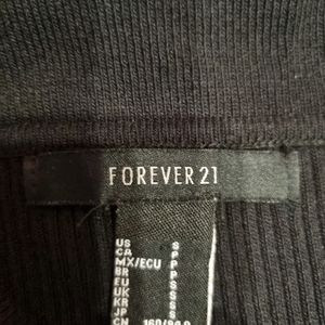 Forever 21 BLACK T SHIRT XS 26"