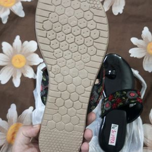 Very Beautiful Flat Sandal