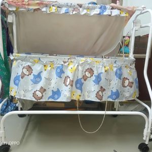 Babyhug Cradle