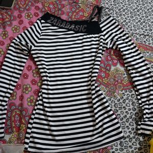 Off Shoulder Black&White Linning Party Wear Top