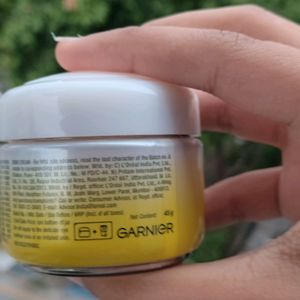 Garnier Bright Complete Vitamin Serum Cream SPF-40