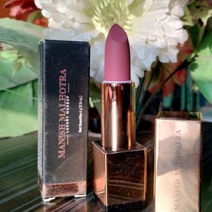 Manish Malhotra Powder Matte Lipstick- Nude Nuance