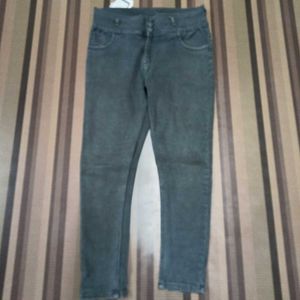 Z-95 Size 32 Slim Fit Women Denim Jeans