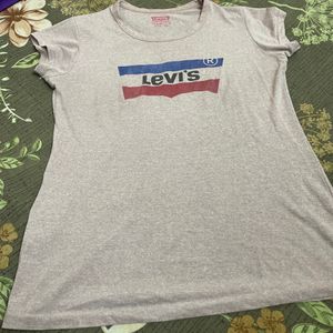 Levi’s Tshirt