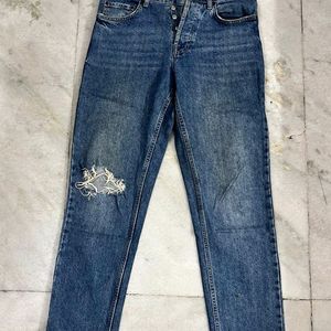 ZARA DISTRESSED BLUE JEANS SIZE -32