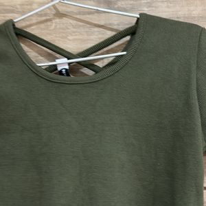 Urban essentials - Get 1 Additional Crop Top