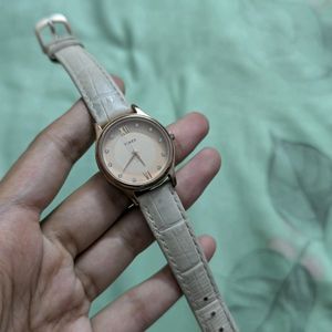 Timex Peach Colored Wristwatch 🍑