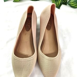 Beige Plastic Pump ( Women)