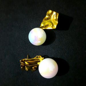 Pearl Statement Earing