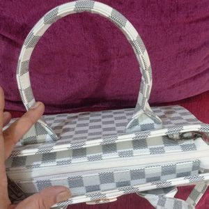 Handbag/Sling bag