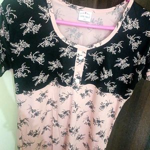 Its A xl Size Pink And Black Top