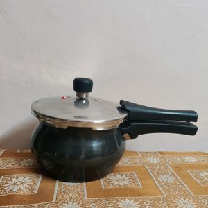 Prestige Deluxe+ 2L Pressure Cooker