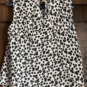 Van Heusen B&W Floral Print Sleeveless Top