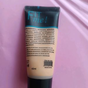 FIT ME poreless Foundation+ A Beauty Blender