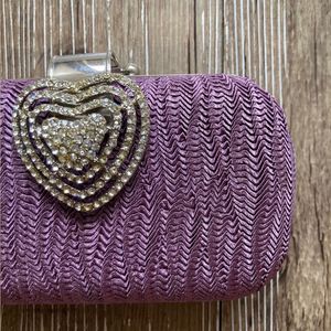 💜BEAUTIFUL PURPLE CLUTCH 💜