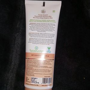Mamaearth Rice Water Face Wash For Glowing Glass S