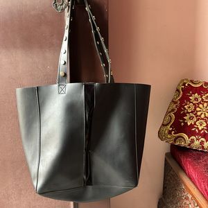 Yelloe Black Handbag