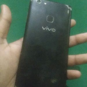 Vivo V7+