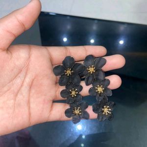 Flower Earrings With Black Colour