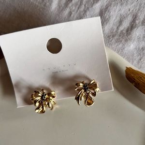 Trendy Bow Clip Ear Stud