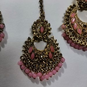 Stunning Maang Teeka And Earring set