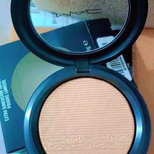 Brand New Mac Dimensions Highlighter Compact