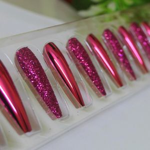 Beautiful Artificial Nails With Sticker