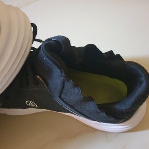 Women Black Walking Shoes