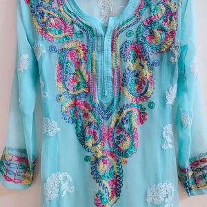 💦Chikankari Aqua Blue Kurti (Margin Present)