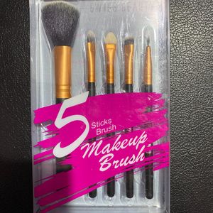 MAKEUP BRUSHES