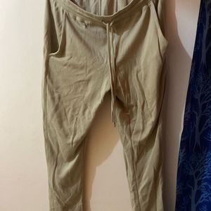 Men olive pants