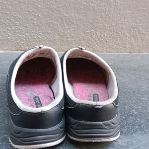 us size 8 casual shoes