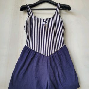 Short Jumpsuit Having Cups