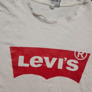 Levis Tshirt (Not Authentic)